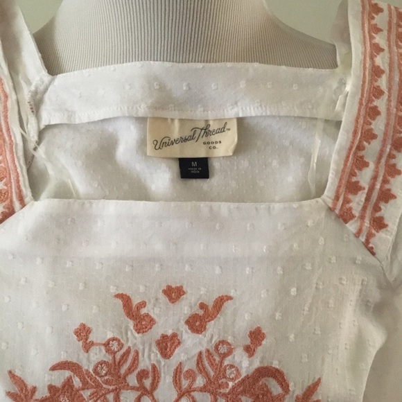 🌹HOST PICK- UNIVERSAL WHITE PEACH EMBROIDERED FLOWER CROP RUFFLE TOP/SIZE M - Picture 4 of 8